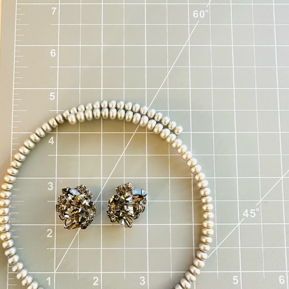 🔥Vintage Pearl Choker Necklace & Rhinestone Clip Earrings - Picture 15 of 16
